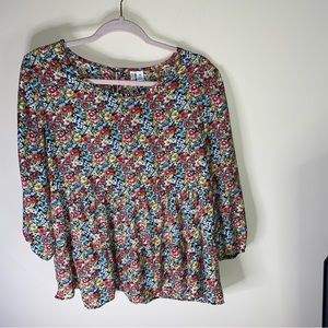 EST 1945 womens floral shirt Size M ruffled bottom 3/4 sleeves good pre used con